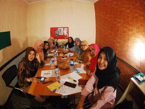 Kaum Difabel Jadi Desainer Hingga Model di Jakarta Modest Fashion Week