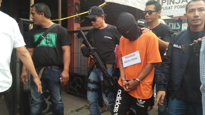 Begini Sadisnya Aris Bunuh Kekasih Gara-gara Tak Terima Diputusin Begini Sadisnya Aris Bunuh Kekasih Gara-gara Tak Terima Diputusin