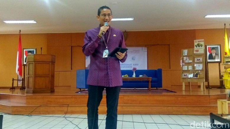 Sandiaga Terbang ke Moskow Bahas Sister City Malam Ini Sandiaga Terbang ke Moskow Bahas Sister City Malam Ini