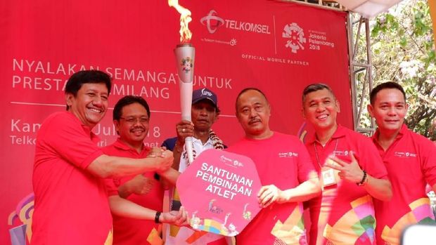 Telkomsel Kawal Pawai Obor Asian Games 2018
