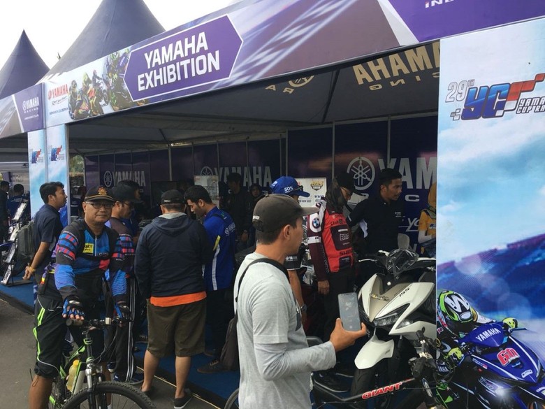 Booth Yamaha di acara Yamaha Cup Race Bukit Peusar Tasikmalaya (Foto: dok. Yamaha) Booth Yamaha di acara Yamaha Cup Race Bukit Peusar Tasikmalaya (Foto: dok. Yamaha)