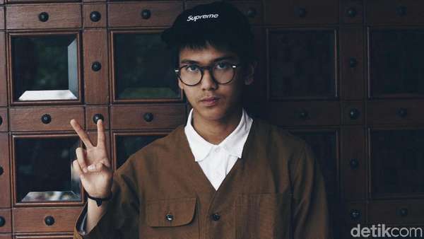 Pesona Iqbaal Ramadhan dalam Memerankan Minke di Bumi Manusia Pesona Iqbaal Ramadhan dalam Memerankan Minke di Bumi Manusia