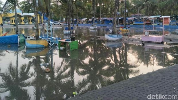 Begini Kondisi Pantai Kebumen Usai Diterjang Gelombang 6 Meter