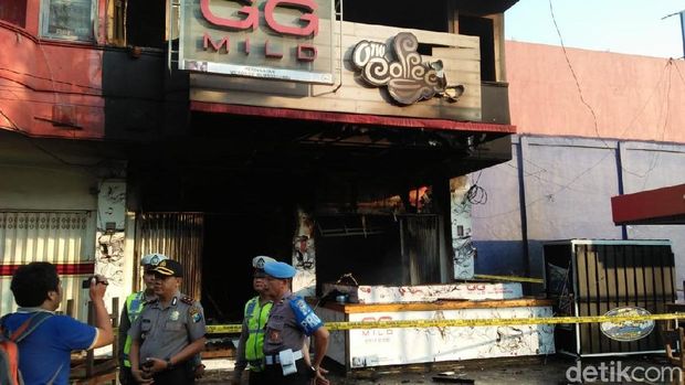 Kondisi kafe pascapembasahan. 