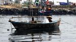 Melihat Kondisi Nelayan di Dekat Jembatan Penghubung Pulau Reklamasi