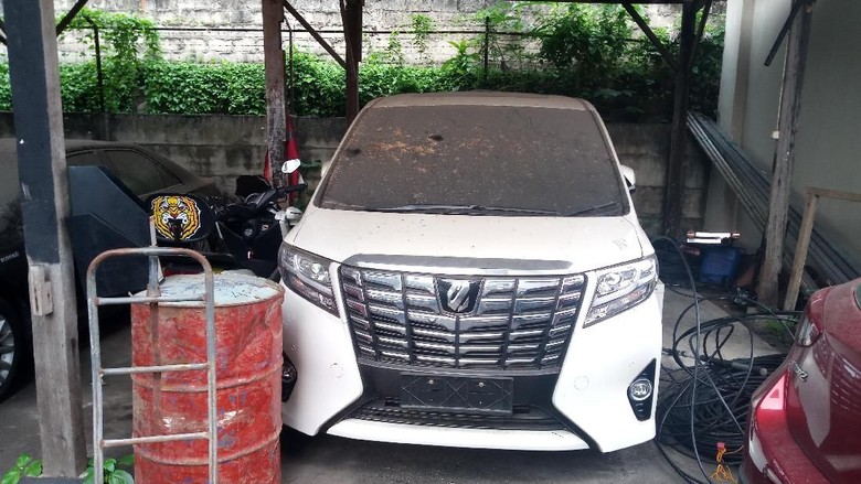 Isu Mobil Barang Bukti Kasus First Travel Hilang, Ini Faktanya Isu Mobil Barang Bukti Kasus First Travel Hilang, Ini Faktanya