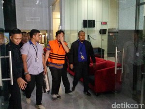 KPK Tahan Penyuap Bupati Labuhanbatu