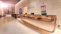 Untuk pre dan post flight, di bandara tertentu traveler bisa mendapatkan priority line. Selain itu, fasilitas lounge juga tersedia di sejumlah bandara (Qatar Airways)