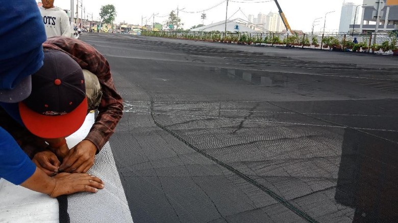 Sandi Ingin Pajang Tanaman di Waring Penutup Kali demi Asian Games Sandi Ingin Pajang Tanaman di Waring Penutup Kali demi Asian Games