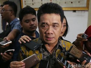 Kubu Prabowo: Jokowi Tidak Mungkin Pakai Earpiece!