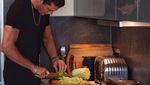 Ini Isaac Carew, Kekasih Penyanyi Dua Lipa yang Ganteng dan juga Pintar Memasak
