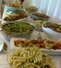Keren! Pasangan Ini Sajikan Makanan dari Limbah di Pesta Pernikahan Mereka