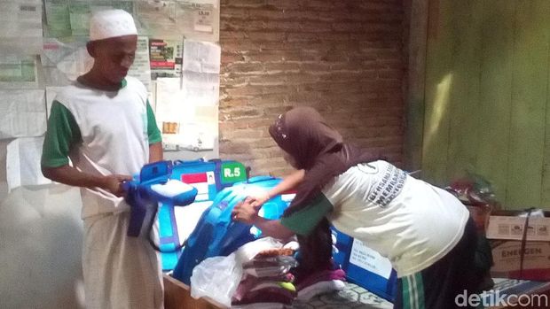 13 Tahun Menabung, Penarik Becak Ini Akhirnya Bisa Berhaji