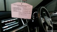 KPK mempersilakan calon pelelang untuk mengecek mobil tersebut hari ini, Jumat (20/7/2018) yang kini diparkir di Gedung KPK C-1, Jalan Rasuna Said, Jakarta Selatan. Mobil yang ditawarkan berjenis GL 400 AT (X166) CKD model Jeep L.C.HDTP, tahun pembuatan 2014 dengan nomor polisi nomor polisi B 8400 GK.