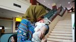 Bahagianya Poppy Bunga Pasca Melahirkan Anak Kedua