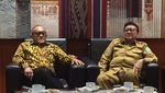 Intip Momen Aburizal Bakrie Tiup Kue Ultah hingga Sarapan Bareng Cucu