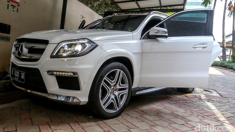 Dilelang Mercedes Benz GL 400 Milik Koruptor Laku Rp 1 Miliar