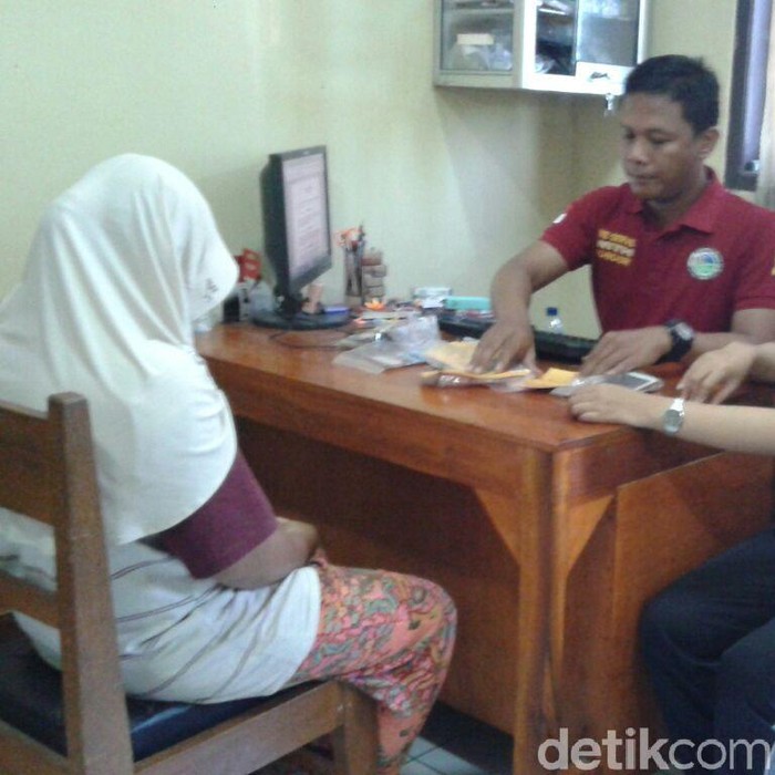 Ibu Rumah Tangga di Tegal Edarkan Sabu Dipandu Suami dari Lapas