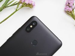Penampakan Mi Max 3, Ponsel Baterai Jumbo Berbodi Langsing