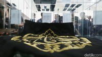 Selain itu ada kain kiswah dari kasus yang menjerat mantan Menteri Agama (Menag) Suryadharma Ali.