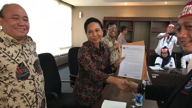 Keuangan Pertamina Seret Gara-gara Tahan Harga BBM?
