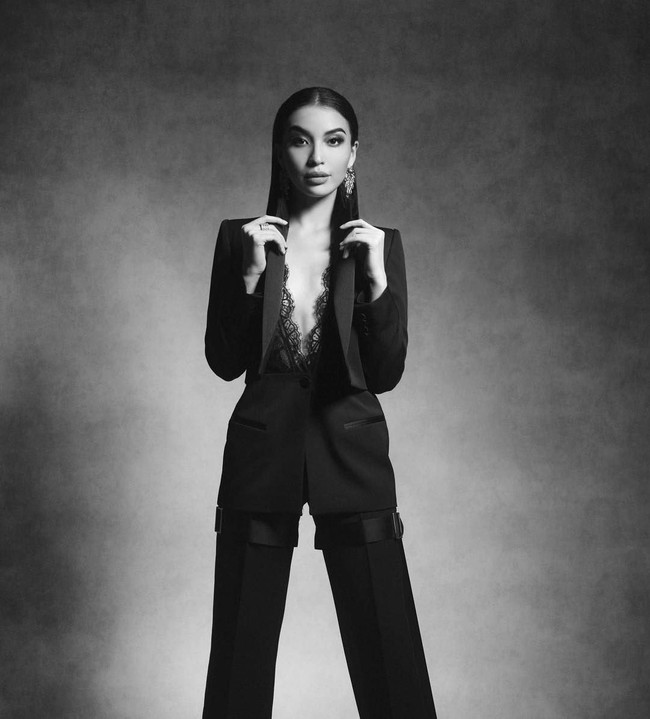 Terlepas dari keputusannya terjun ke politik dan jadi caleg, gaya Manohara dan paras cantiknya yang dibagikan di akun media sosialnya tak kalah mencuri atensi. Foto: Instagram @manodelia