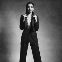 Terlepas dari keputusannya terjun ke politik dan jadi caleg, gaya Manohara dan paras cantiknya yang dibagikan di akun media sosialnya tak kalah mencuri atensi. Foto: Instagram @manodelia