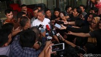 Sofyan bungkam soal CCTV yang disita KPK dari rumahnya. Saat ditanya hubungannya dengan tersangka dalam kasus ini, Sofyan tidak menjawab gamblang. Dia hanya menegaskan pertemuan dengan Wakil Ketua Komisi VII DPR Eni Maulani Saragih pernah dilakukan sebab Eni merupakan anggota legislatif.
