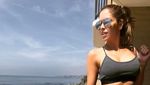 Liburannya Gadis Papan Ronde Seksi, Brittney Palmer