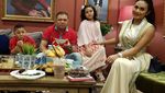 Gemas! Gaya Makan Si Keriting Amora Putri Krisdayanti dan Raul Lemos