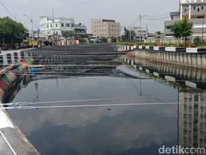 Sandi: Atlet Sarapan di Samping Kali Item, Harus Ada Protection