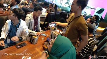 Setelah mereka mencoba, kelompok ini diadu untuk mendapatkan hadiah menarik dari acara Ngopi. Foto: Rachmatunnisa/detikINET