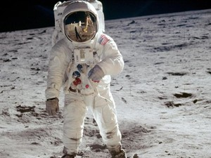 Dokumen Bocor Ungkap SpaceX Tunda Pendaratan Manusia di Bulan