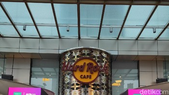 Acara berlangsung di Hard Rock Cafe, Pacific Place, Jakarta dengan sejumlah narasumber yang membagi pengalamannya menjajal inovasi terbaru Oppo. (Foto: Lucki Aprilianto/detikcom)