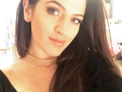 Sosok Wanita Cantik Pemulus Langkah Alisson ke Liverpool