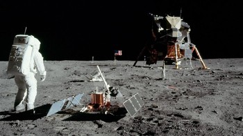 Lander Bulan bernama Eagle baru digunakan empat hari setelah terbang dari Bumi. Armstrong mengatakan itu adalah bagian tersulit dalam misi. Foto: NASA