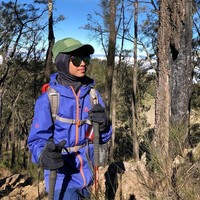 Berdzikir adalah salah satu obat Khansa dalam melawan rasa takut selama mendaki gunung. Kini, Khansa dinobatkan sebagai 7 Summiters Indonesia termuda karena telah menaklukkan gunung Charstenz. Foto: Instagram/Khansa_summiters