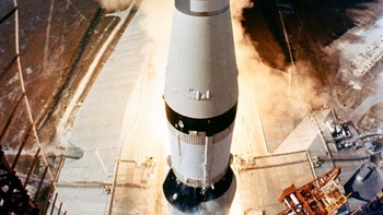 Saturn V menjadi roket yang memberangkatkan para astronot ke Bulan. Foto: NASA