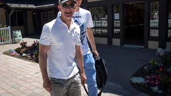 Namun, investasi Bezos yang paling menarik perhatian adalah investasinya di Unity, perusahaan yang sedang mengembangkan obat untuk mengeliminasi penyakit yang biasanya identik dengan penuaan. Jadi, Unity bukan perusahaan yang menjanjikan manusia hidup selamanya. Jika obat yang dikembangkan Unity terbukti ampuh, manusia dapat jadi aktif lebih lama, walau sudah mencapai usia tua. Foto: istimewa