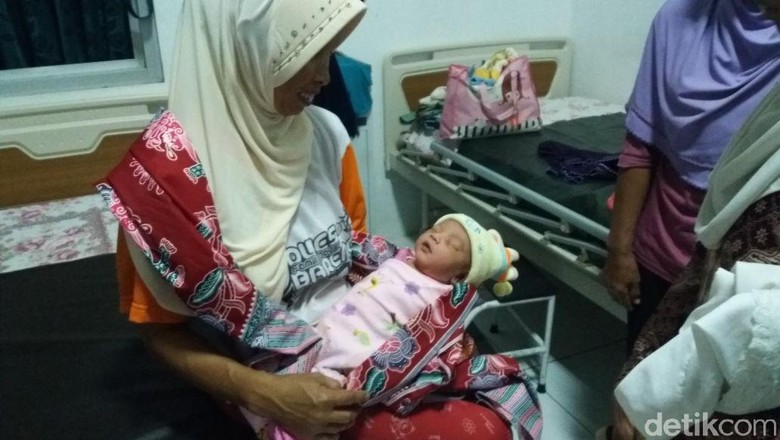 Sepasang Remaja Pembuang Bayi di Grobogan Ditangkap Polisi Sepasang Remaja Pembuang Bayi di Grobogan Ditangkap Polisi