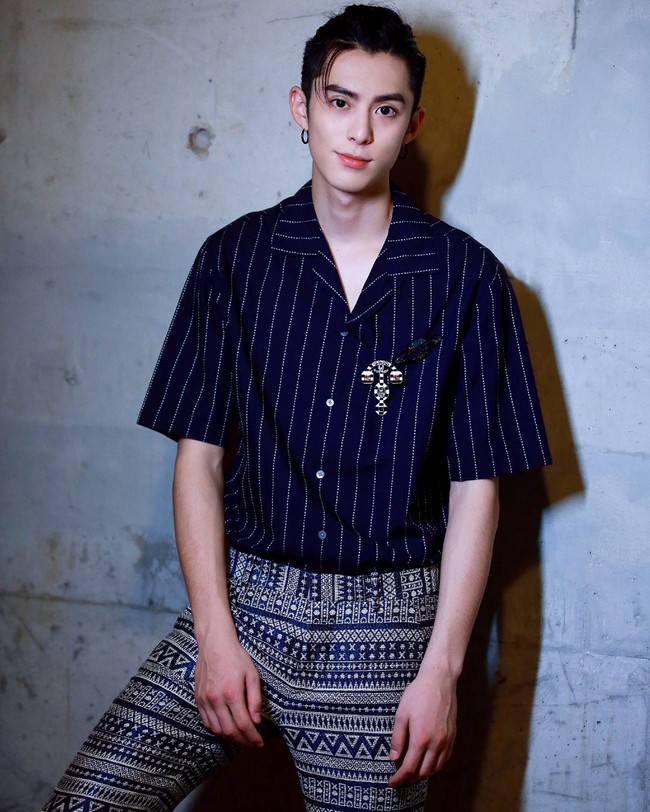 Berperan sebagai Tao Ming Se, sebenarnya Dylan tak terlalu mirip dengan para pendahulunya yakni Jerry Yan dari China dan Lee Min Ho dari Korea. Tapi tentu saja Dylan memiliki wajah tampan yang bikin wanita terpesona. Foto: Instagram @itsdylanwang