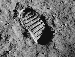 Begini Potret Petualangan Pertama Manusia di Bulan