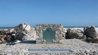 Cape Agulhas, titik pertemuan Samudera Atlantik dan Hindia (booking.com) 