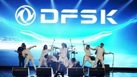 Agnez Mo memeriahkan peluncuran DFSK Glory 580 dengan menyanyikan sejumlah lagu. Istimewa/DFSK.