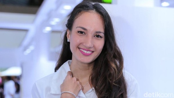 Cihuy! Nadine Chandrawinata Makin Cantik Usai Menikah