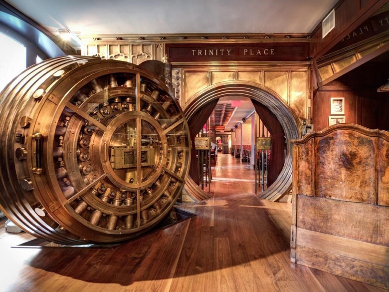 Dijamin Aman! Restoran Ini Menempati Brankas Bekas Bank di New York Dijamin Aman! Restoran Ini Menempati Brankas Bekas Bank di New York