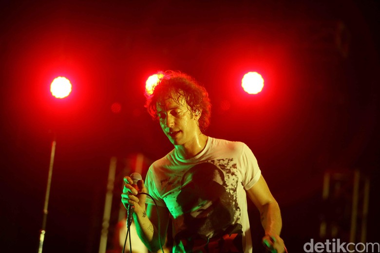 Albert Hammond Jr The Strokes dan Natalie Imbruglia Garap Kolaborasi Albert Hammond Jr The Strokes dan Natalie Imbruglia Garap Kolaborasi