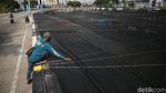 Ini Dia Kali Item Dekat Wisma Atlet yang Ditutupi Waring