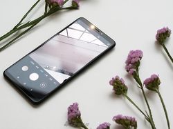 Penampakan Mi Max 3, Ponsel Baterai Jumbo Berbodi Langsing