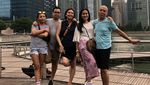 Gaya Iis Dahlia yang Tetap Santai Liburan Meski Dibully
